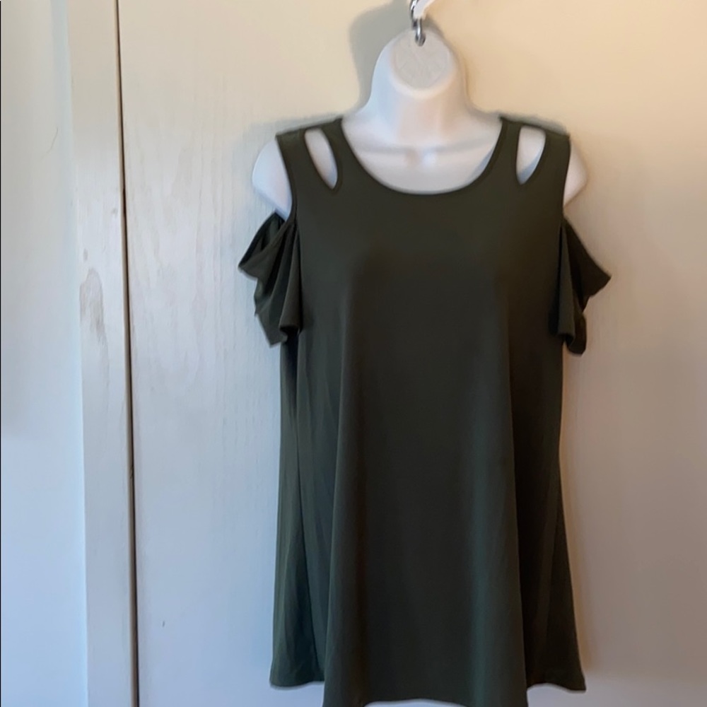 Off shoulder top - Picture 2 of 6